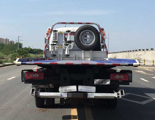 福田歐馬可5噸平板清障車專威牌HTW5112TQZPB型清障車
